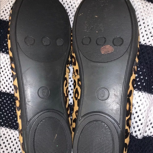 GENTLY USED CHEETAH SLIP ON FLATS - Picture 3 of 8